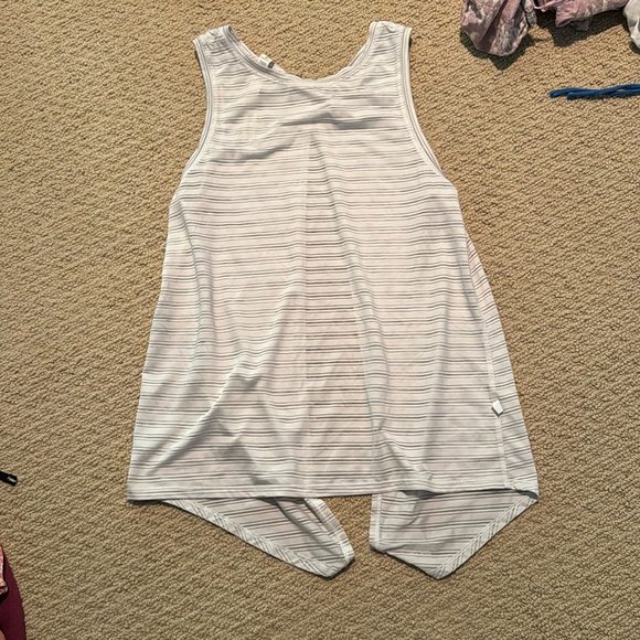 Lululemon tank - Picture 1 of 4